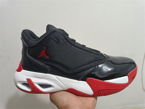 Jordan Max Aura 4-M-0001