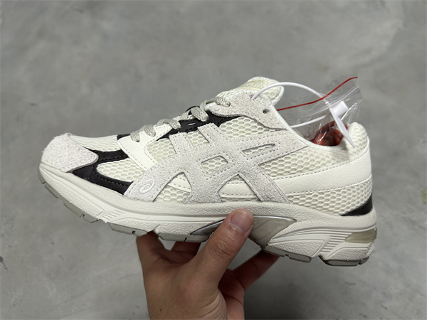 Asics shoes-W-0340