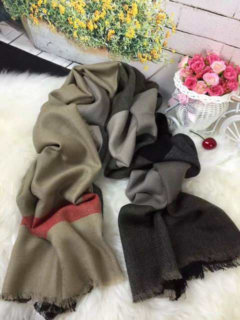 Burberry-Shawl-335