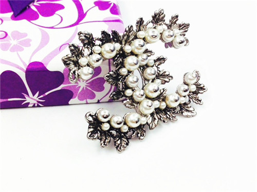 Chanel brooch-046