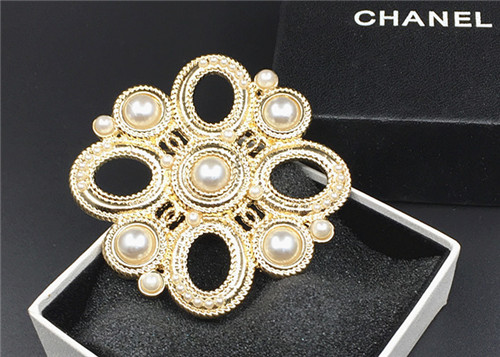 Chanel brooch-062