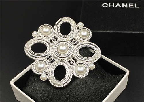 Chanel brooch-063