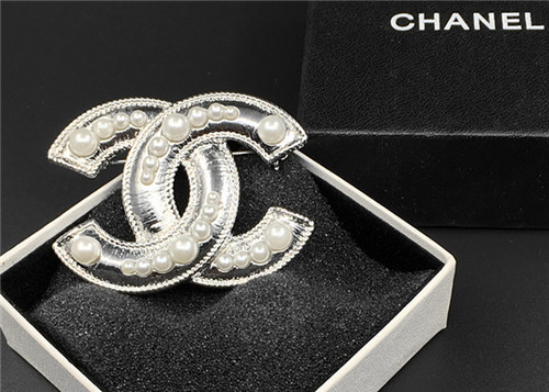 Chanel brooch-066