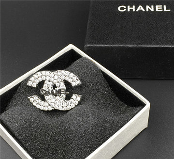 Chanel brooch-068