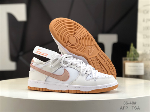 Dunk(low)-W-1502