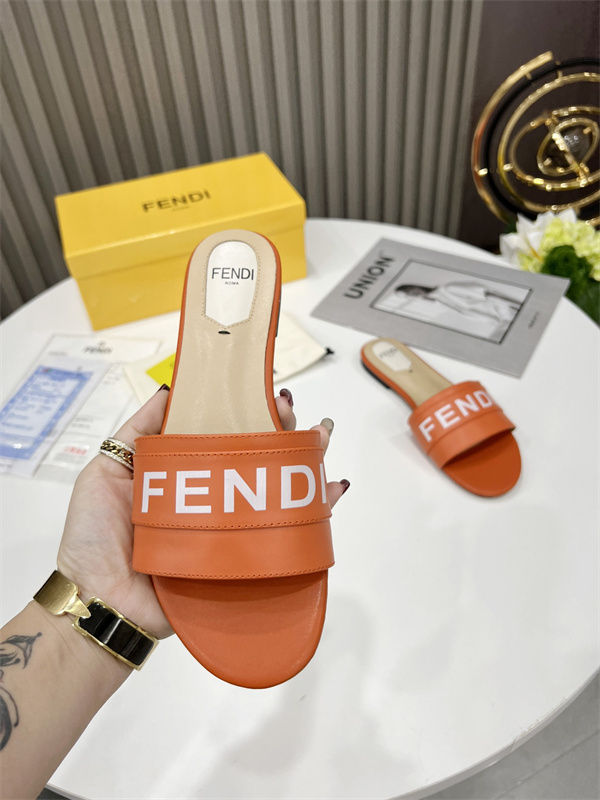 FENDI Sandal-W-129