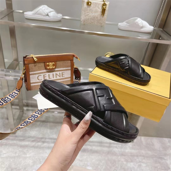 FENDI Sandal-W-133