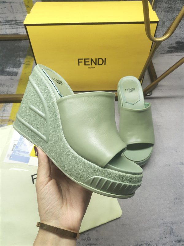 FENDI Sandal-W-147
