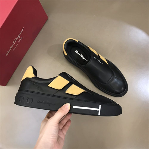 Ferragamo Shoes-M-259
