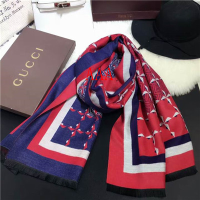 Gucci-Shawl-223