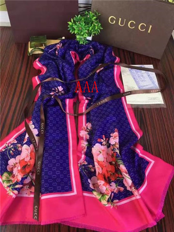 Gucci-Shawl-136