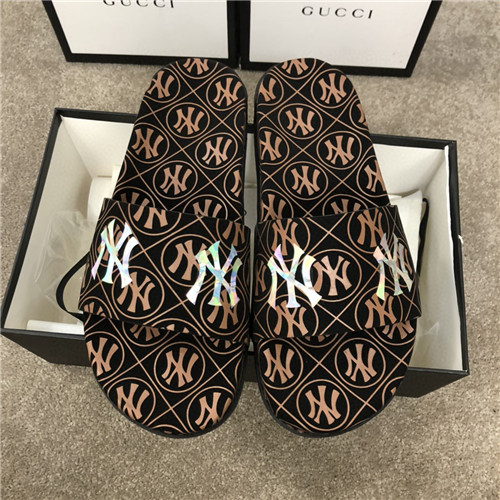 Gucci Sandal(2)-M-214