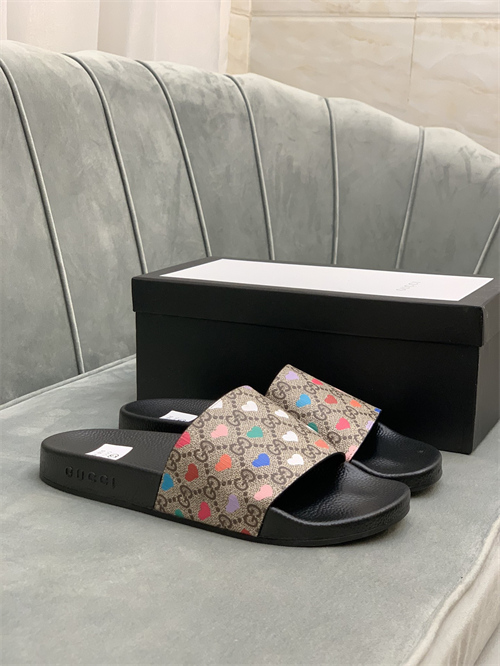 Gucci Sandal-W-220