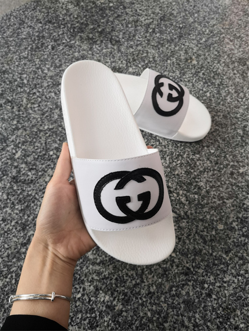 Gucci Sandal-W-230