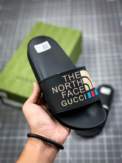 Gucci Sandal-W-252