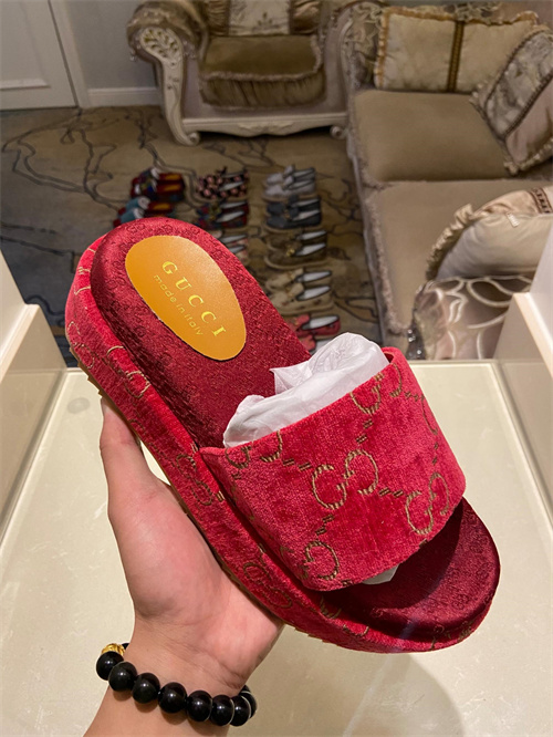 Gucci Sandal(2)-M-409