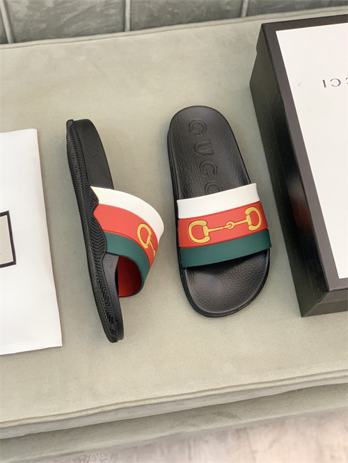 Gucci Sandal(2)-M-556
