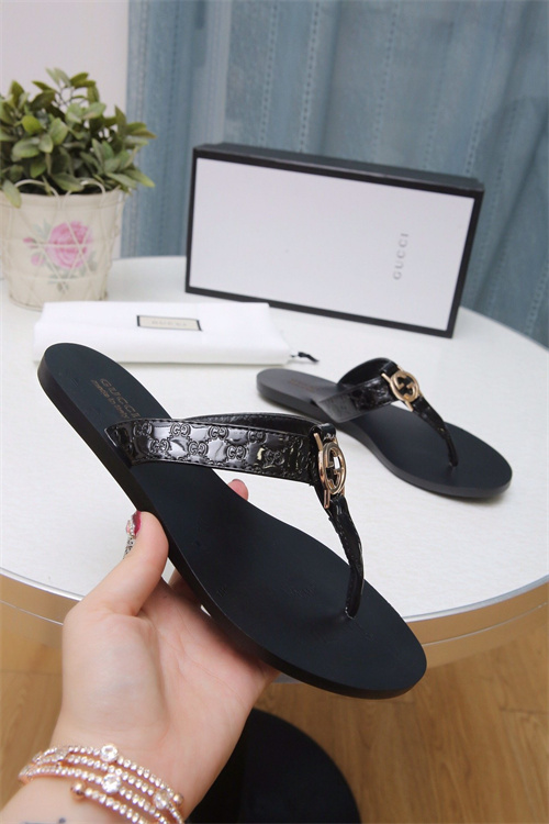 Gucci Sandal-W-513