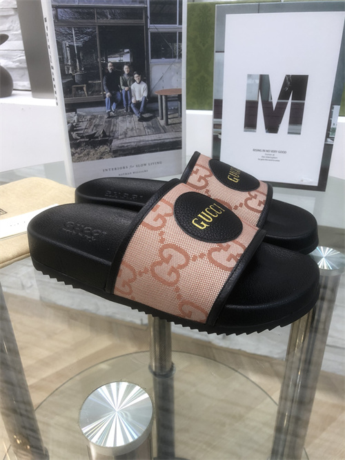 Gucci Sandal(2)-M-650