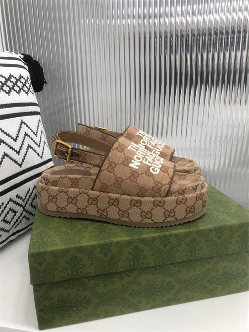 Gucci Sandal(2)-M-692