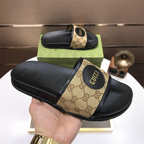 Gucci Sandal-W-608