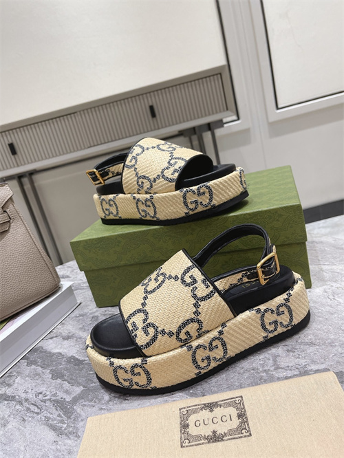 Gucci Sandal-W-667