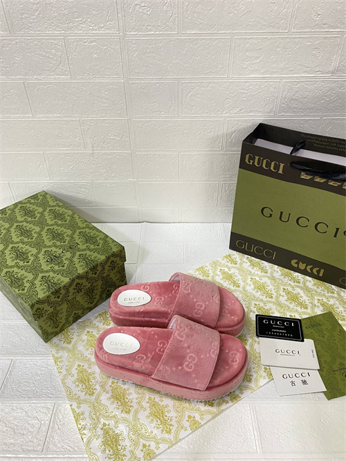 Gucci Sandal(2)-M-815