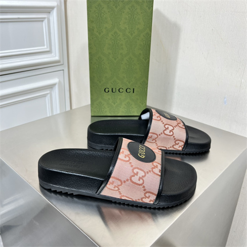 Gucci Sandal(2)-M-821