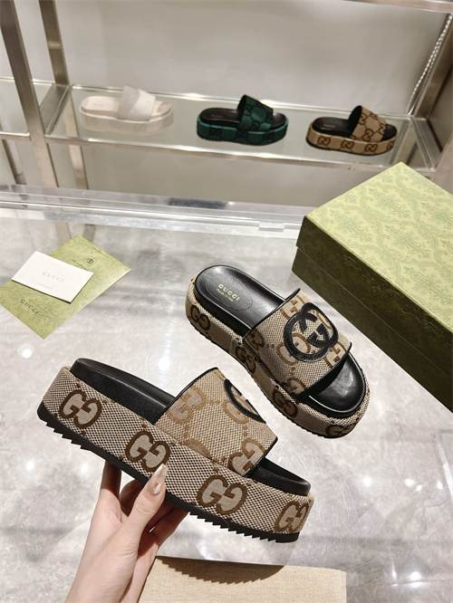 Gucci Sandal(2)-M-867