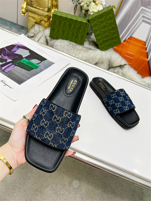 Gucci Sandal(2)-M-895