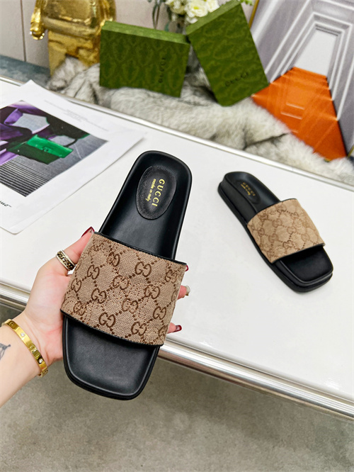 Gucci Sandal(2)-M-896