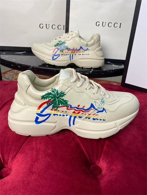 Gucci Clunky Sneaker-137