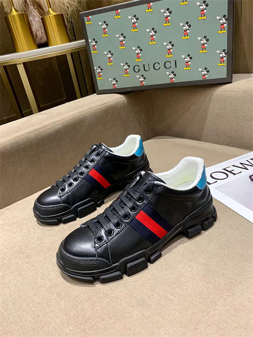 Gucci Clunky Sneaker-155