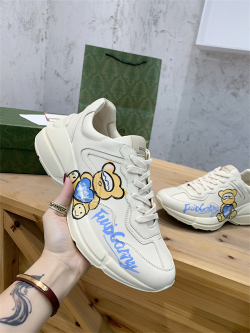 Gucci Clunky Sneaker-181