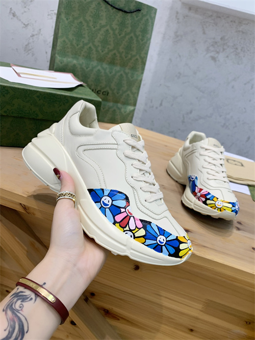 Gucci Clunky Sneaker-194