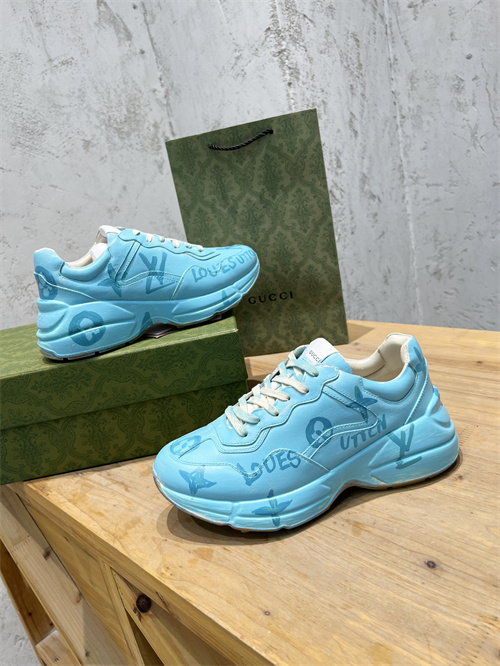 Gucci Clunky Sneaker-220