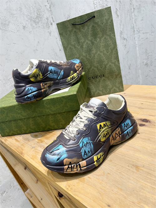 Gucci Clunky Sneaker-238