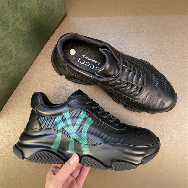 Gucci Clunky Sneaker-326