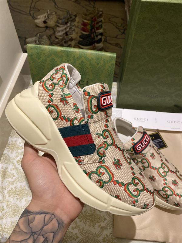 Gucci Clunky Sneaker-339