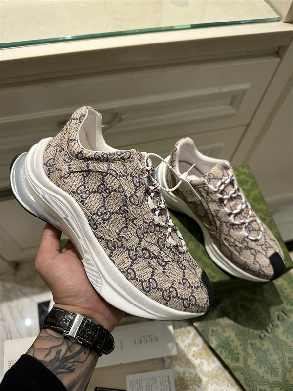 Gucci Clunky Sneaker-376