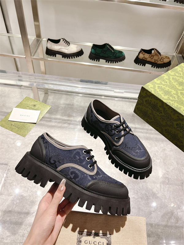 Gucci Clunky Sneaker-386