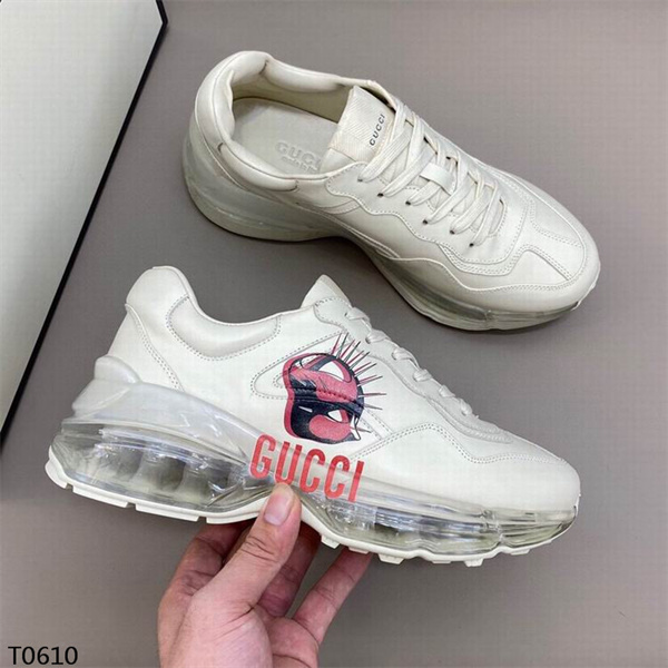 Gucci Clunky Sneaker-041