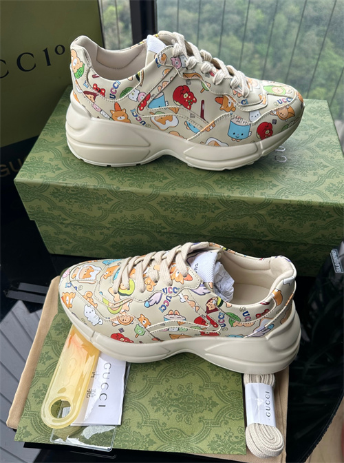 Gucci Clunky Sneaker-0413