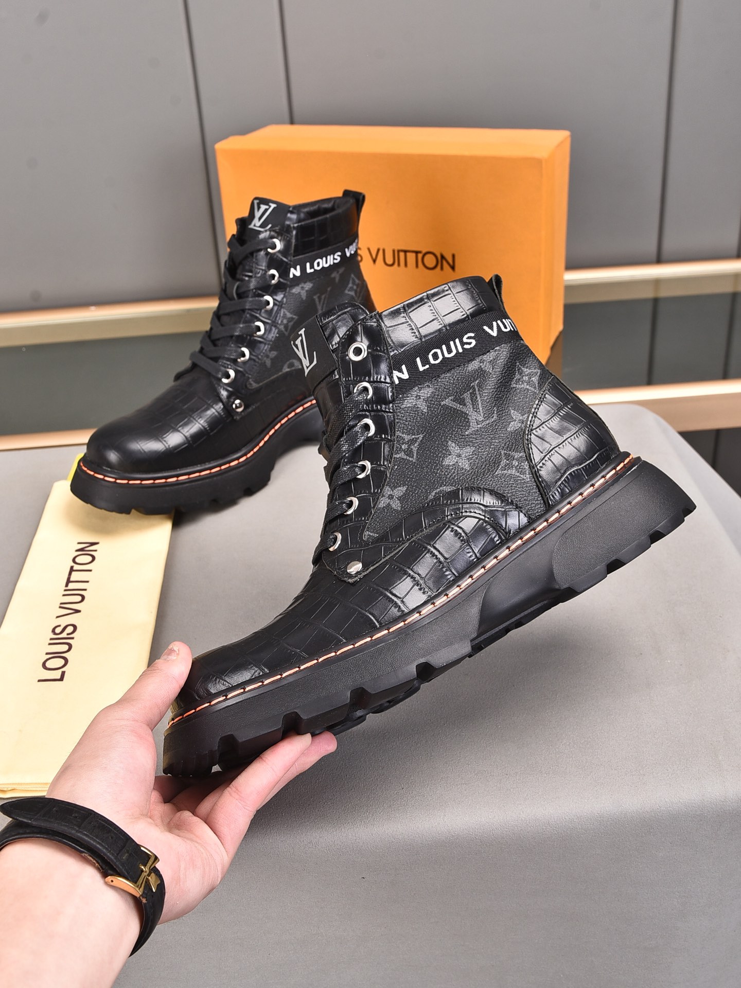 LV(High)Shoes-M-0324