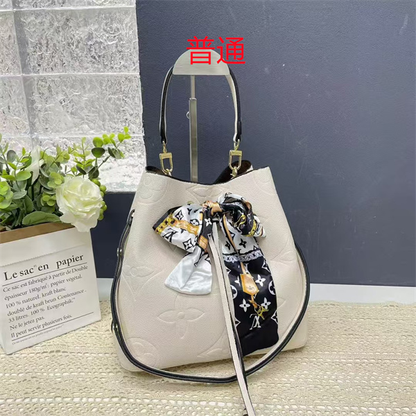 LV small bag-2407