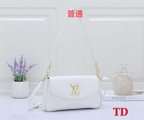 LV small bag-0354