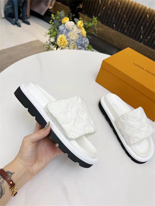 LV Sandal-M(2)-208