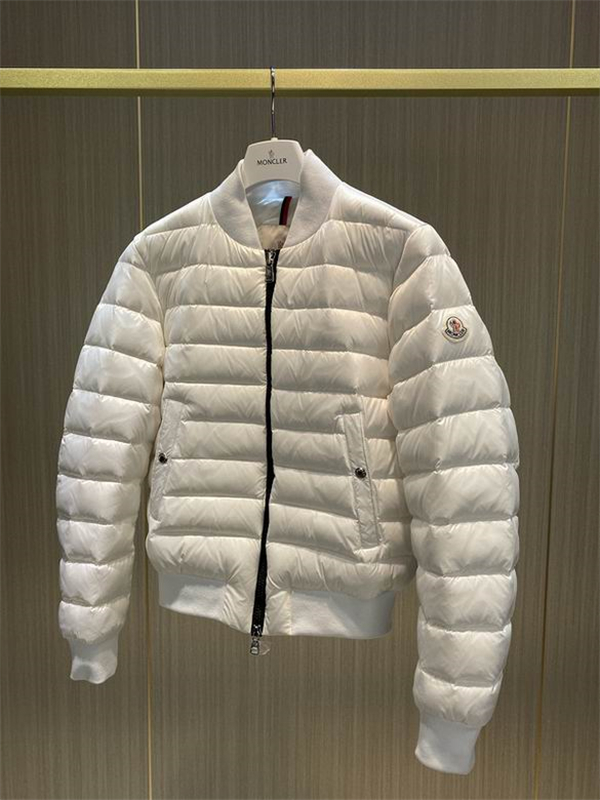 Moncler Down Jacket-M-012
