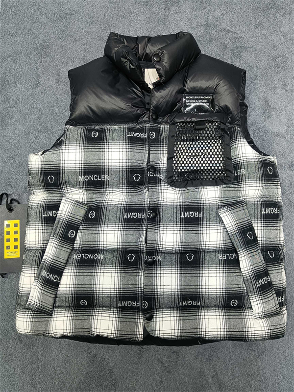 Moncler Down Jacket-M-140