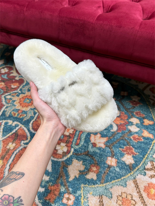 Miu Miu Slipper-W-0033